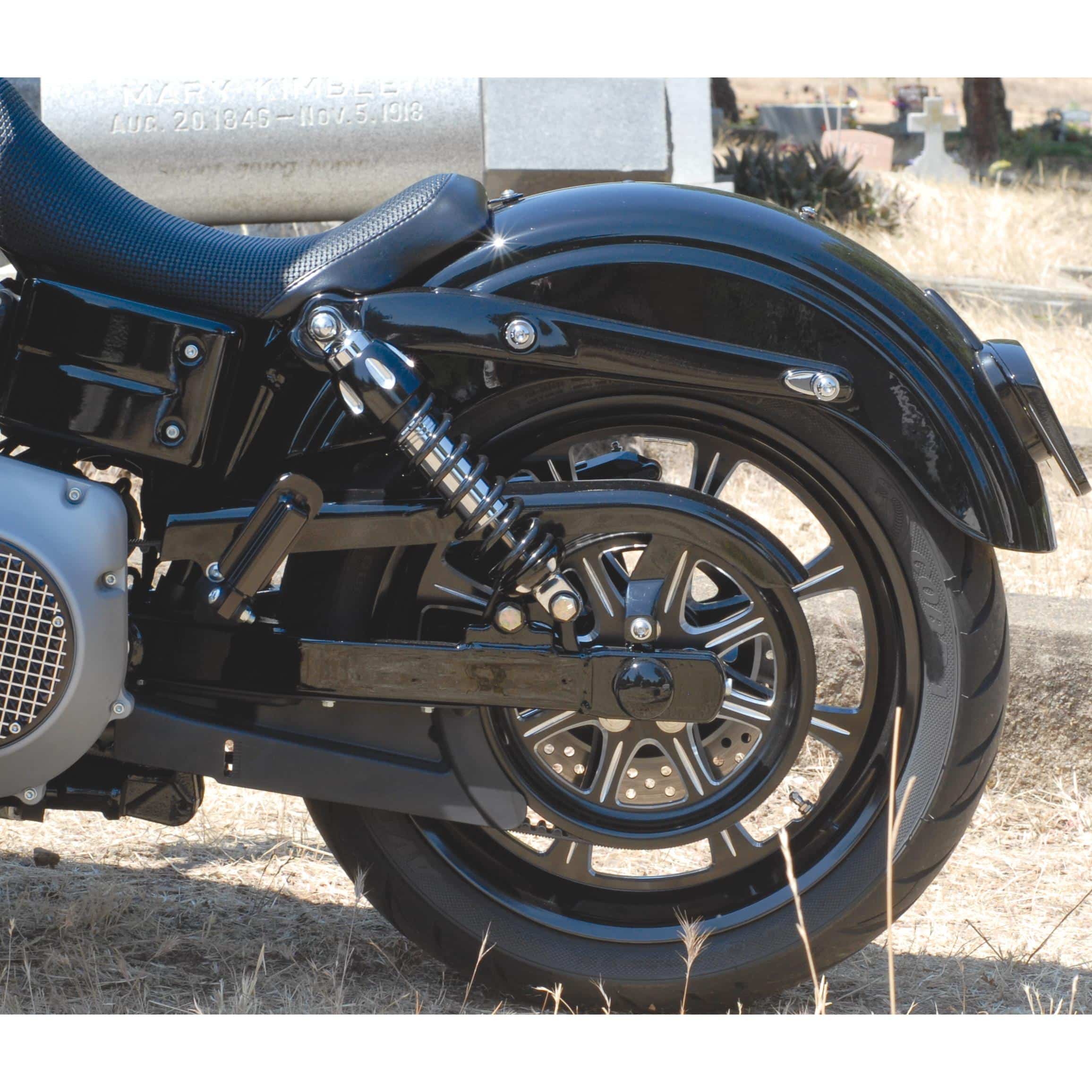 Custom Chrome Europe Achsabdeckkappen hinten Harley Softail/Dyna ab 2008 schwarz - Motorradteile & Ersatzteile - Verkleidungen & Abdeckungen
