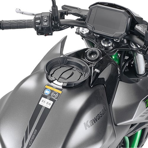 Givi Tanklock Adapter BF81 für Kawasaki Z 650 2023- - Motorradzubehör - Motorradgepäck