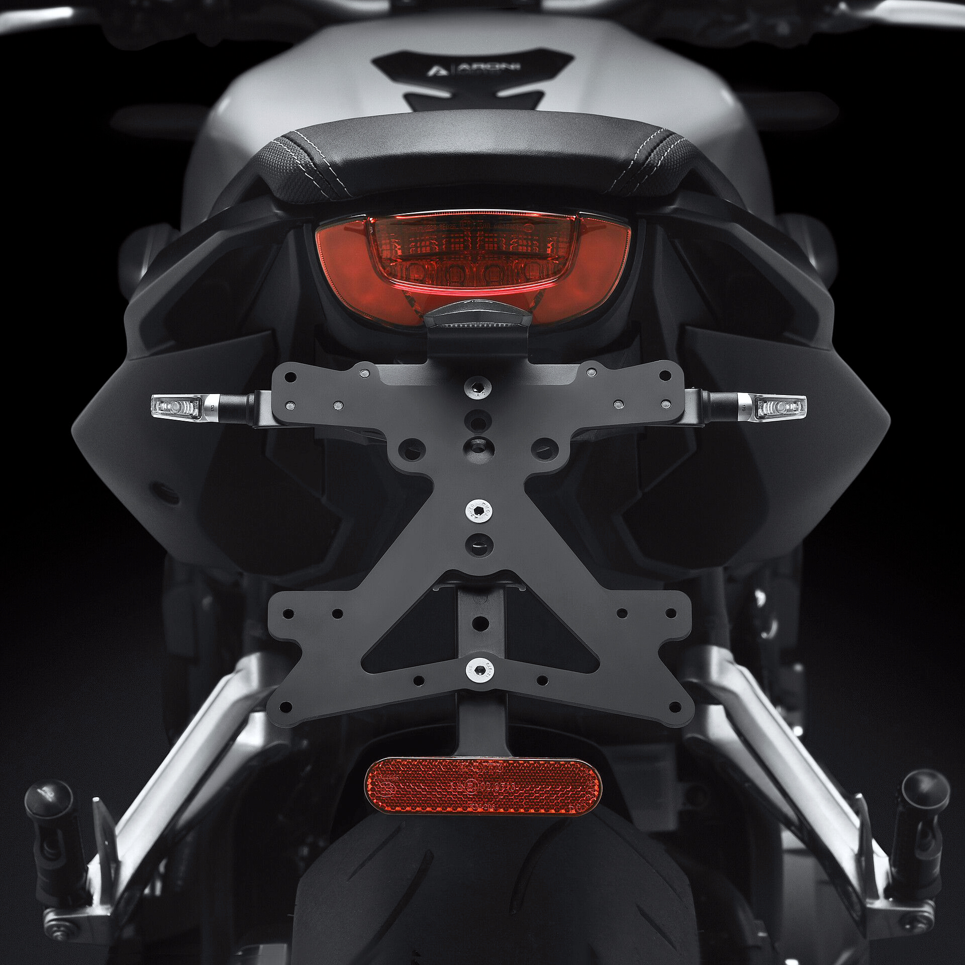 Rizoma Kennzeichenhalter Fox PT121B für Honda CB 650 R 2021- - Motorradteile & Ersatzteile - Anbauteile