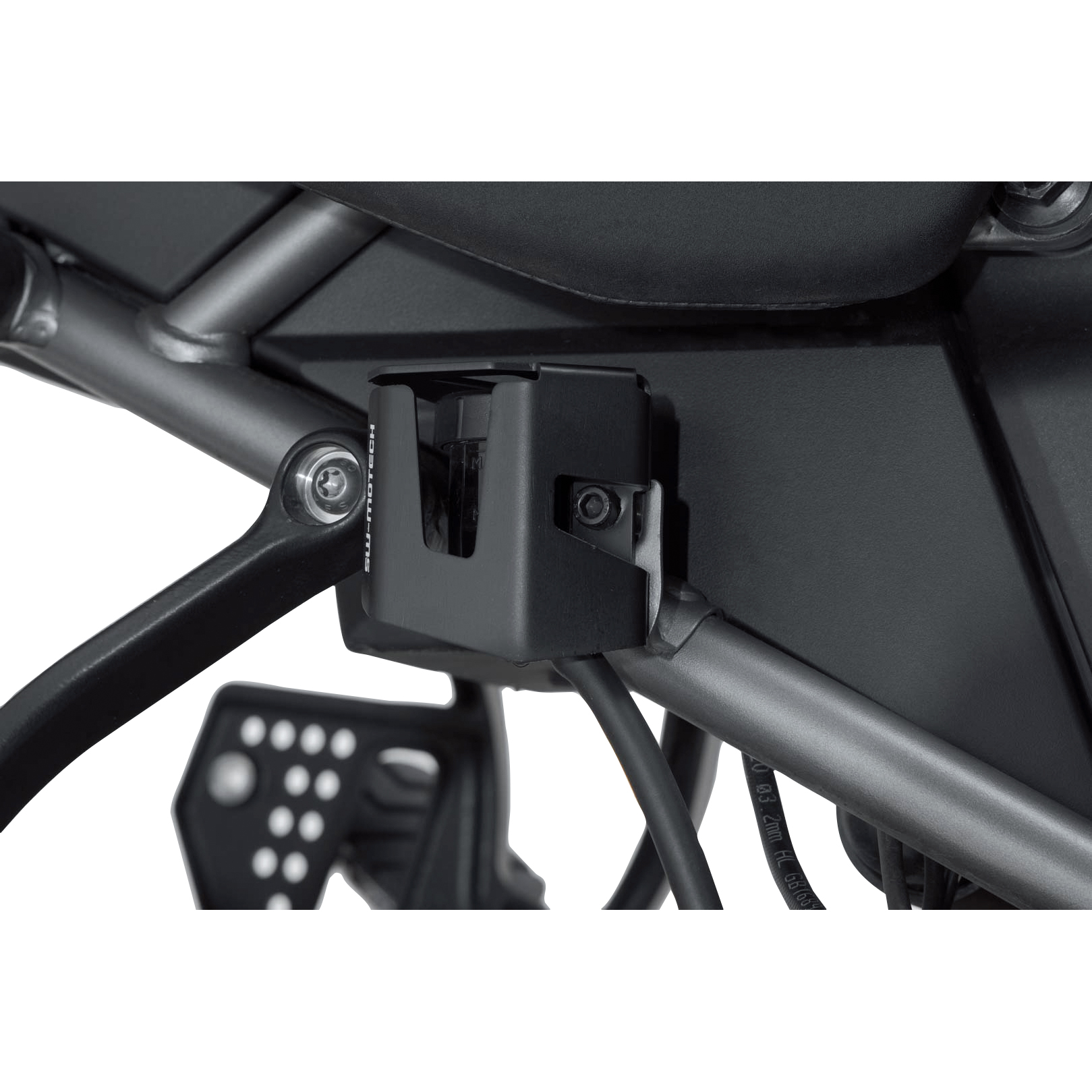 SW-MOTECH Bremsflüssigkeitsbehälterschutz hinten SCT.18.911.10000/B - Motorradteile & Ersatzteile - Verkleidungen & Abdeckungen