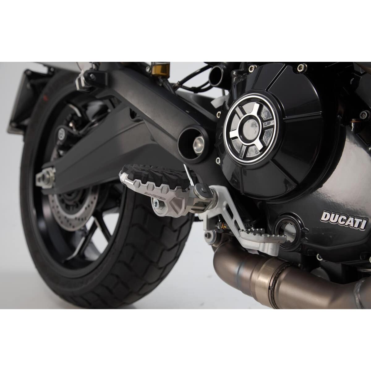 SW-MOTECH Fußrastenpaar EVO Fahrer silber FRS.22.112.10002 - Motorradteile & Ersatzteile - Fußrasten & Hebel